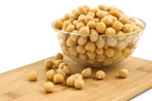 Chickpeas (also known as garbanzo beans) offer a variety of options for quick lunching