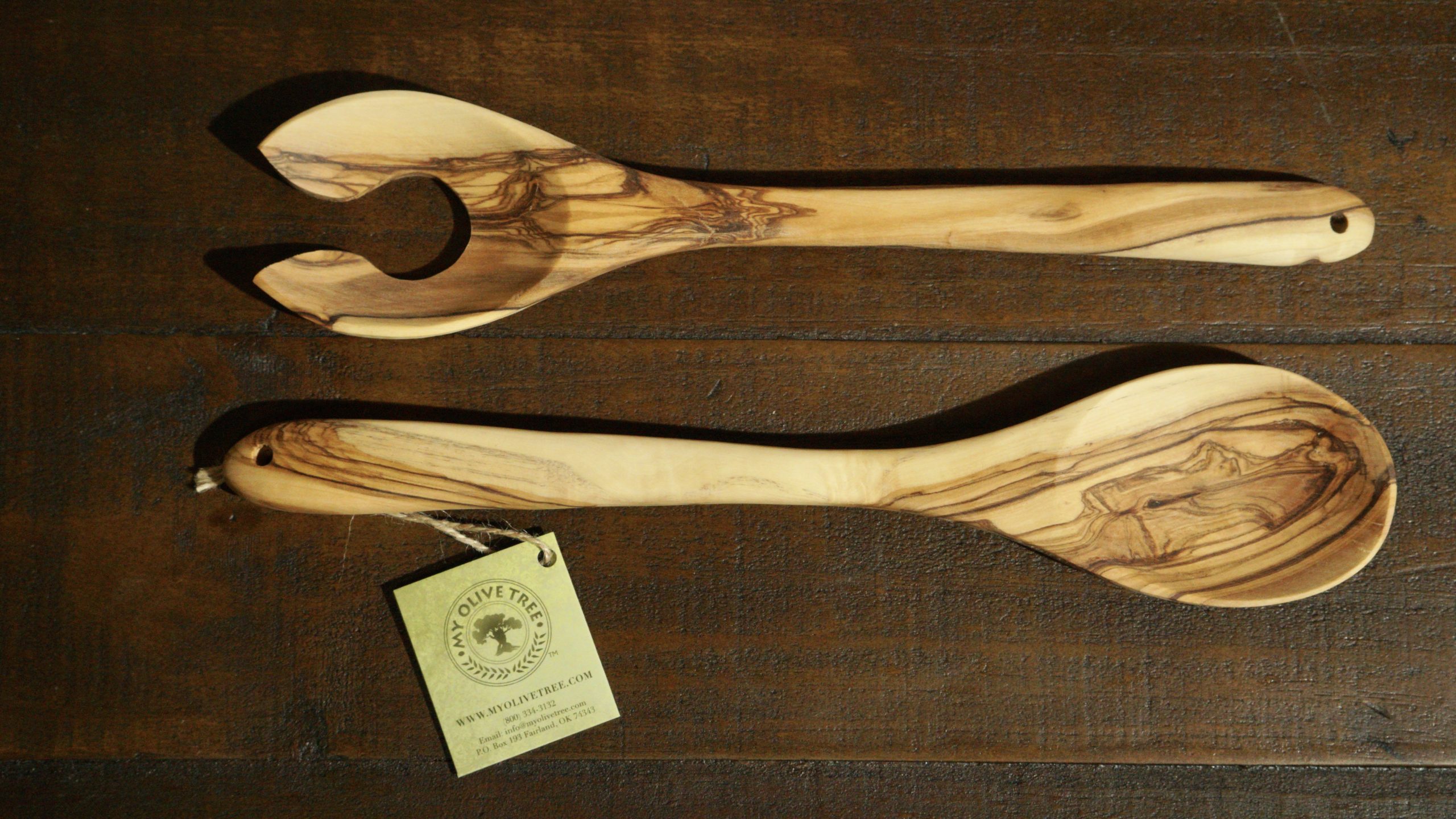 Gift Set Featuring 2 Bottles, 250ml, With Olive Wood Salad Servers